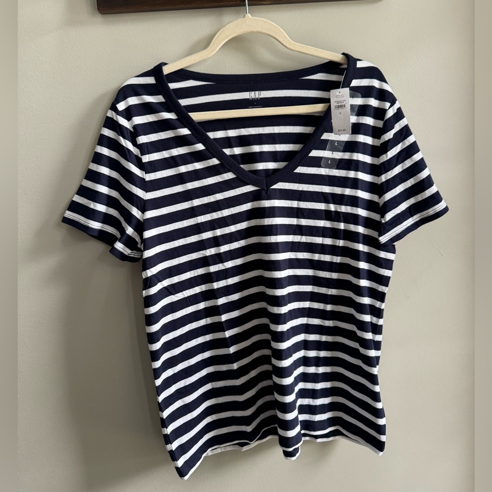 NWT Gap Cotton Navy and White Striped V Neck Tee, Size L